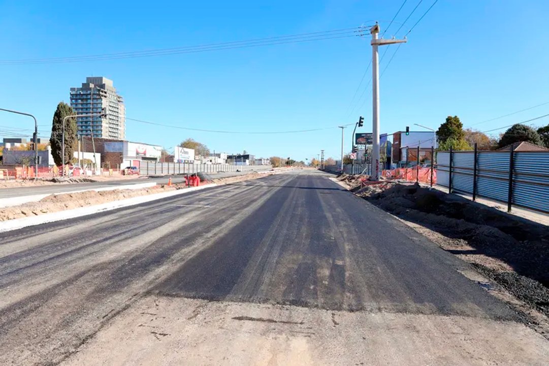 Avanza la obra de la Avenida Mosconi en Neuquén con 600 metros habilitados