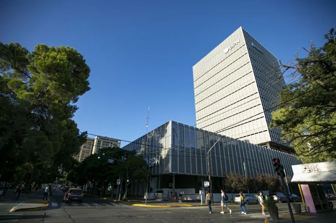 Bancos y billeteras digitales se suman al plan de alivio familiar en Neuquén