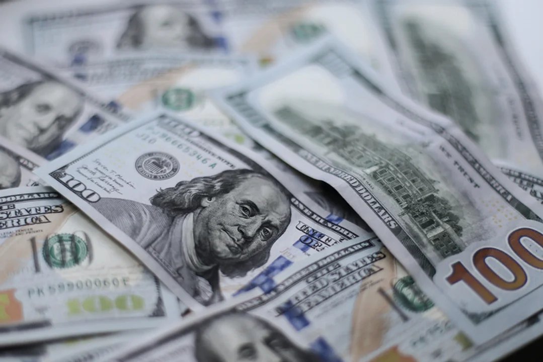 El dólar oficial cotiza a $1.470 para la compra y $1.520 para la venta