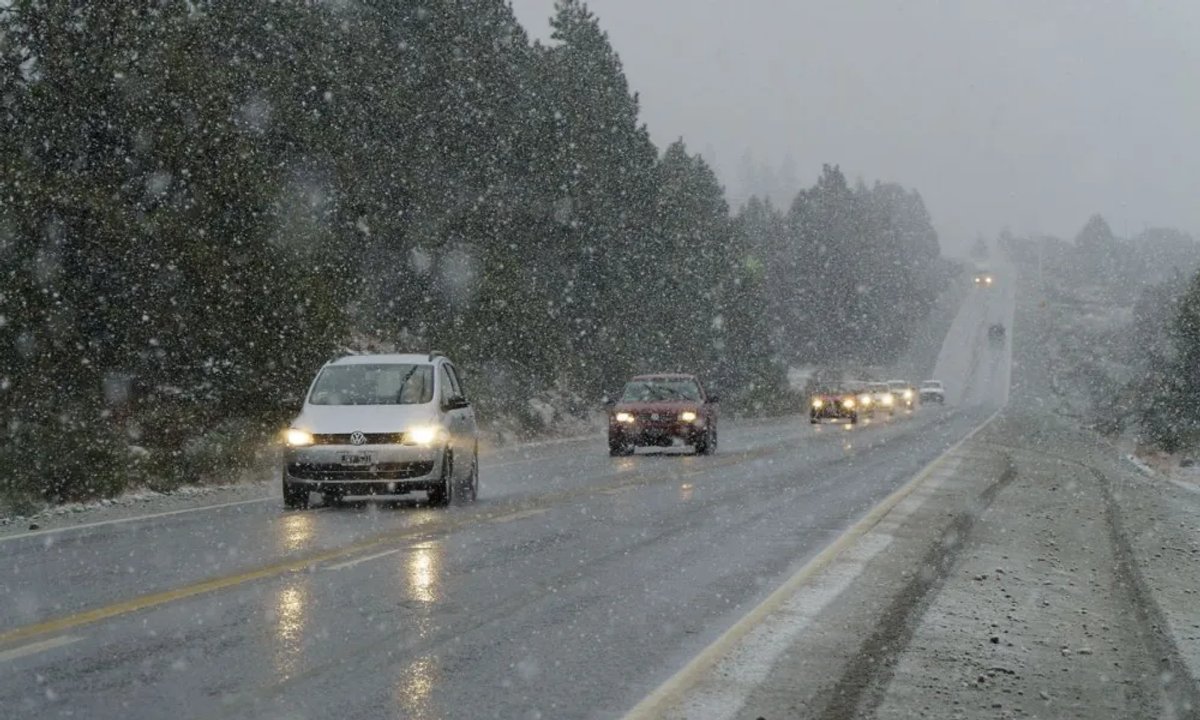 Condiciones climáticas adversas en Neuquén: alertas por lluvias y viento