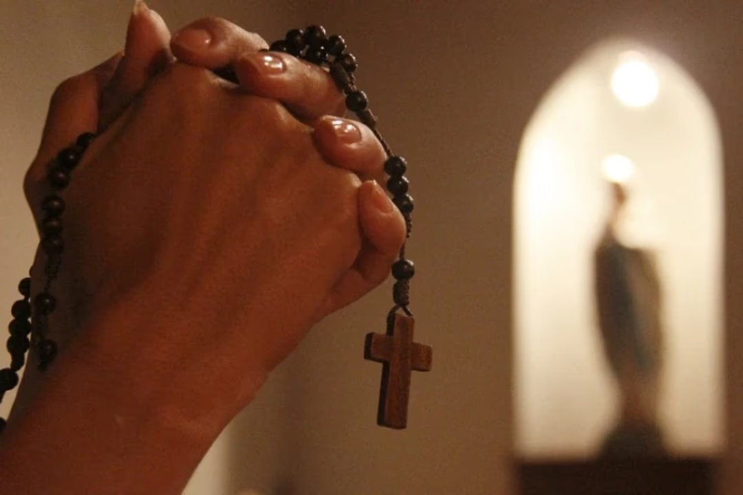 La Virgen Rosa Mística llora nuevamente en Metán tras dos años