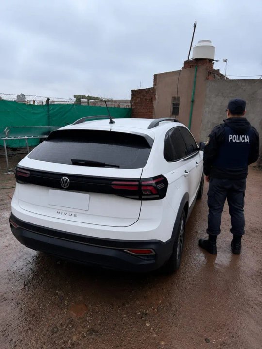 Detienen a un hombre con varios pedidos de captura durante investigación por robo