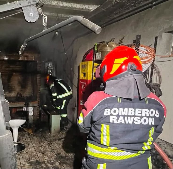 Incendio en Rawson durante festejos de la Selección Argentina fue controlado por bomberos