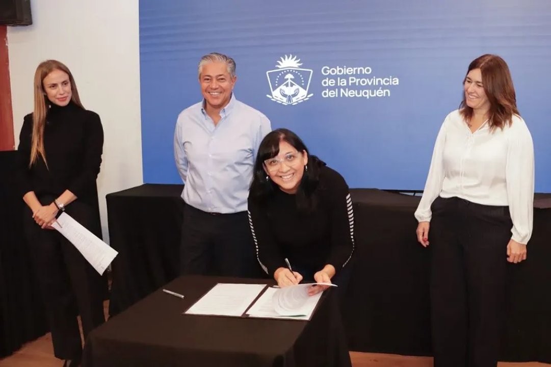 Plottier y la Provincia concretan convenios para el desarrollo local