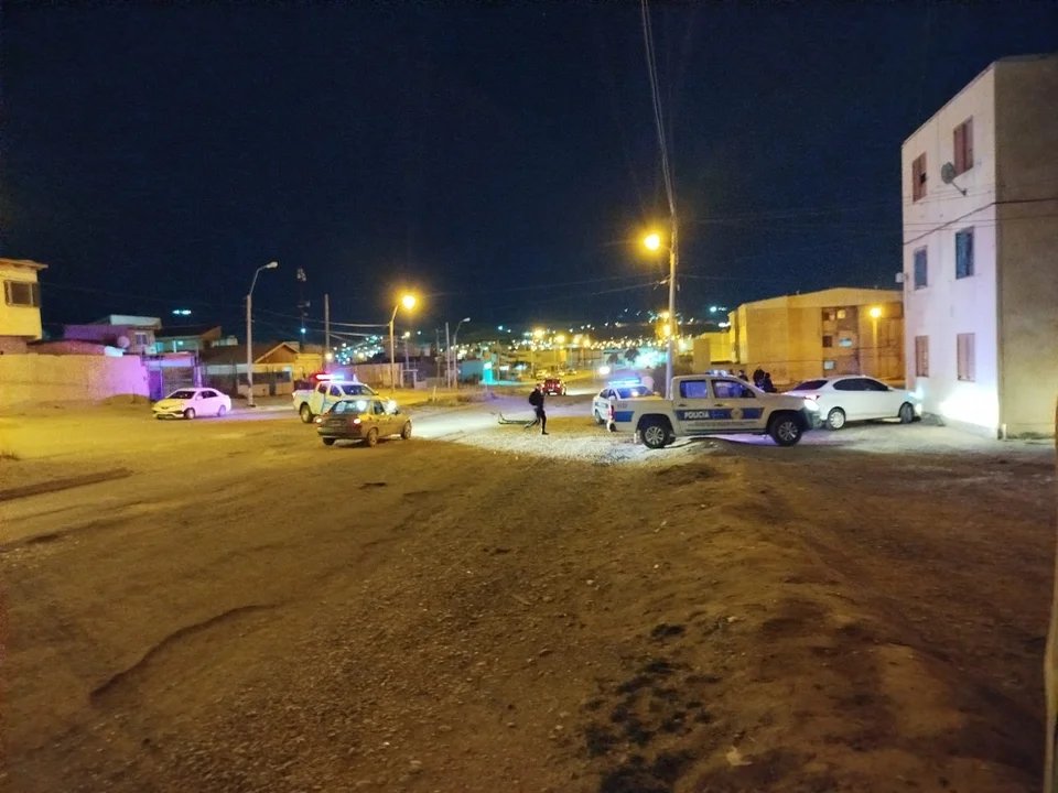 Tiroteo en Comodoro: dos heridos y un detenido con arma oculta