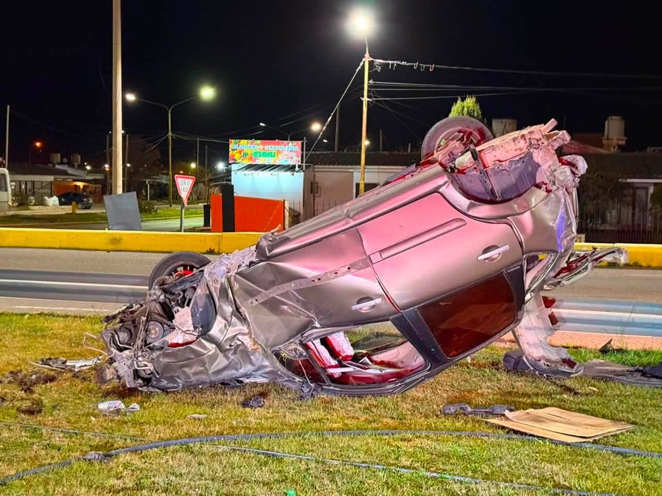 Conductor ebrio volcó su auto en la Doble Trocha en Chubut