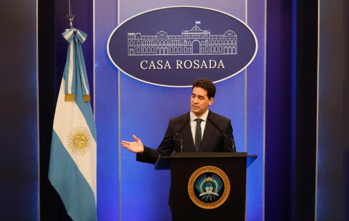 Vocero de Milei aclara polémica sobre Malvinas y rechazo a calificación de "país bananero"
