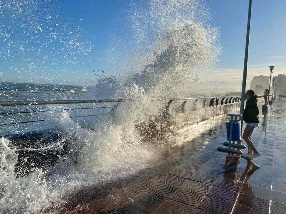 Propuesta para reducir el impacto de marejadas en la costa de Comodoro Rivadavia
