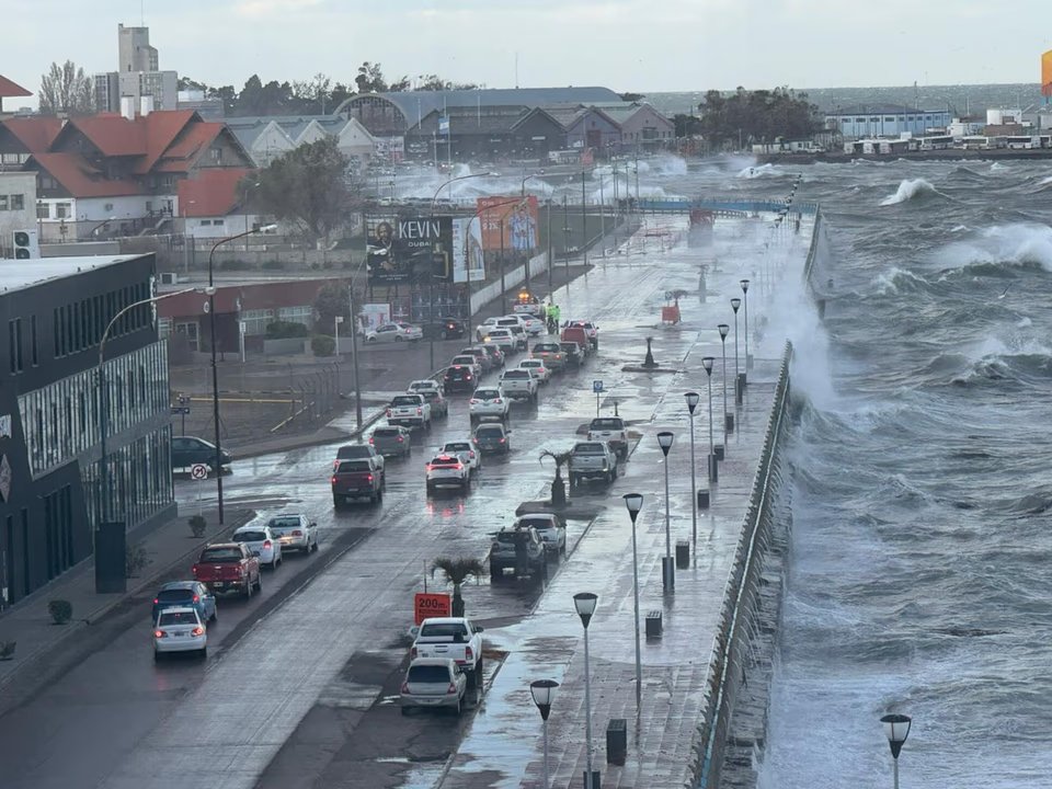 Cambios en el pronóstico de marejada evitan corte en la Avenida Ducós de Comodoro Rivadavia