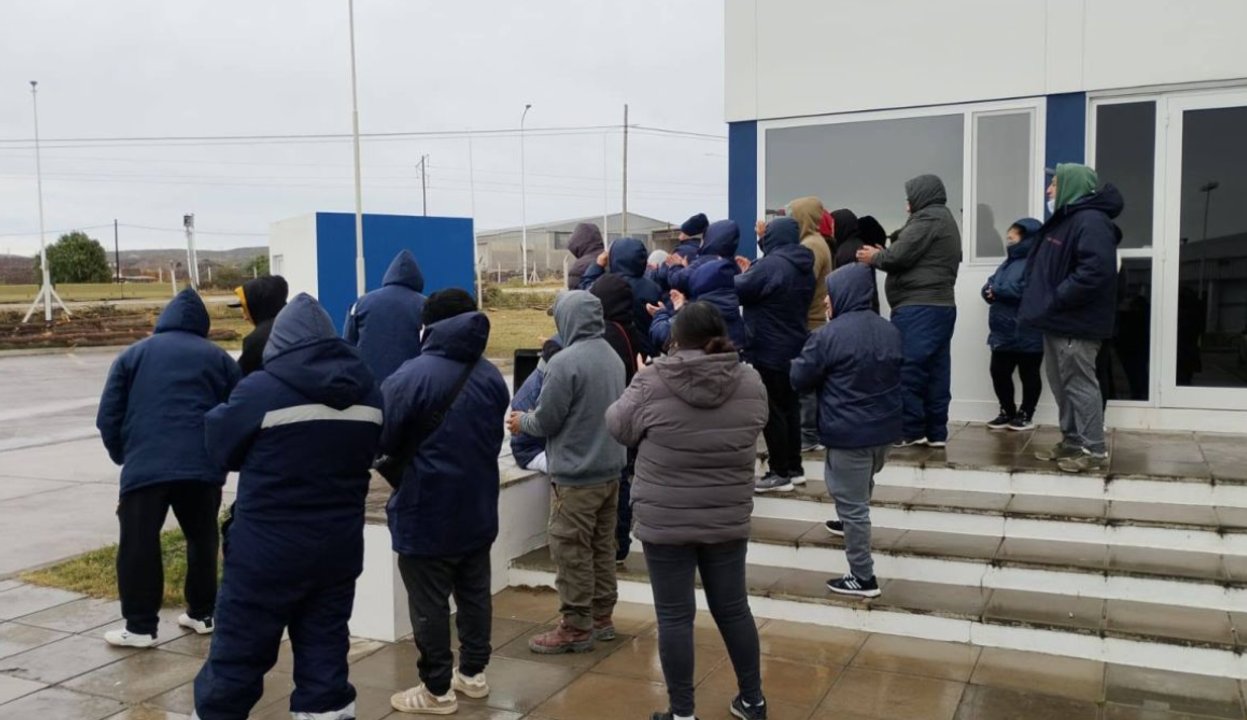 Conarpesa y el STIA continúan en conflicto por despidos de trabajadores