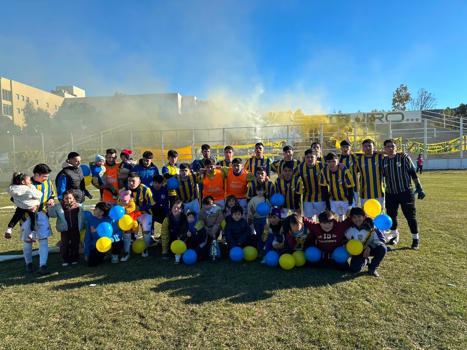 Oeste Juniors se despidió con orgullo tras la derrota en la final zonal