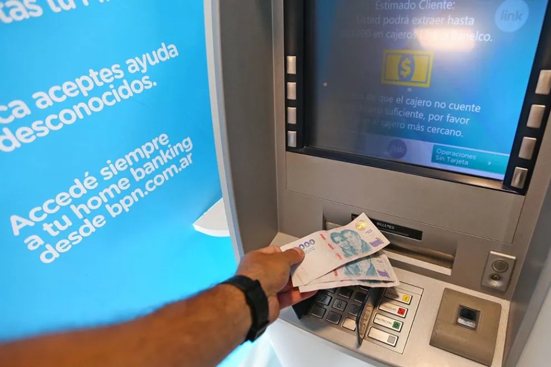 Pago de salarios de julio para estatales neuquinos se realiza el 31 con aumento del 7,25%