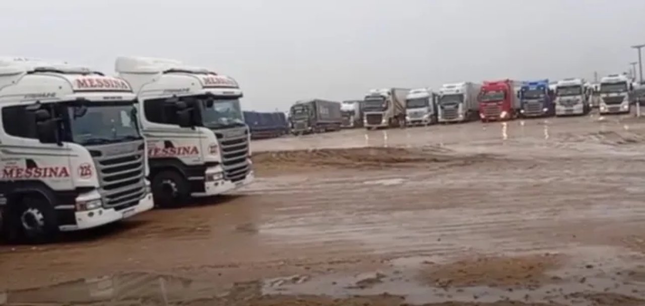 Camioneros varados en Zapala enfrentan serias dificultades y falta de servicios