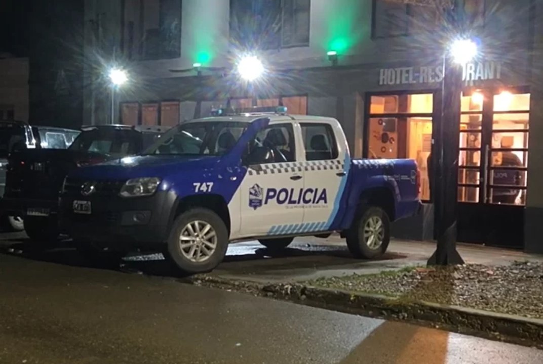 Investigan la muerte de un hombre en un hotel de Caleta Olivia