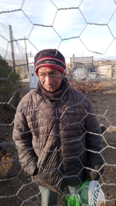 Un vecino de Comodoro necesita ayuda para cuidar 28 perros rescatados
