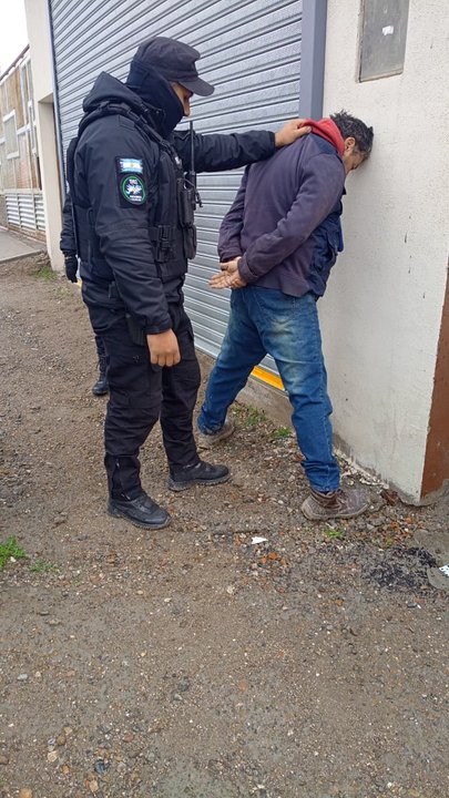 Detenido tras intentar robar fiambres y quesos en un comercio de Comodoro Rivadavia