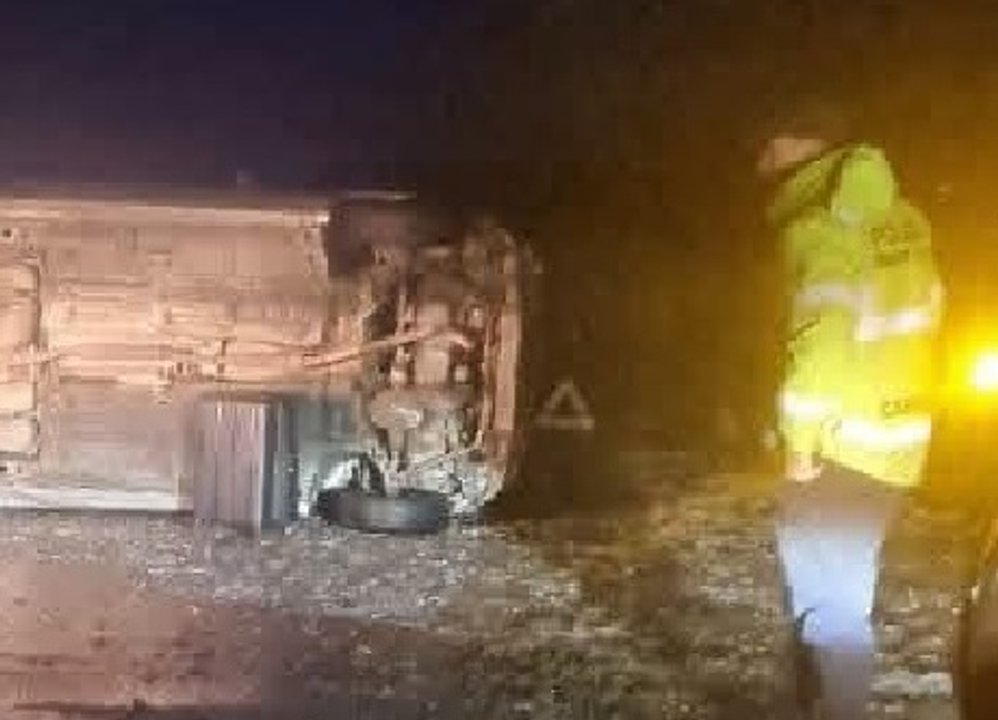 Accidente en la Ruta 3 por escarcha: un auto volcó cerca de La Lobería
