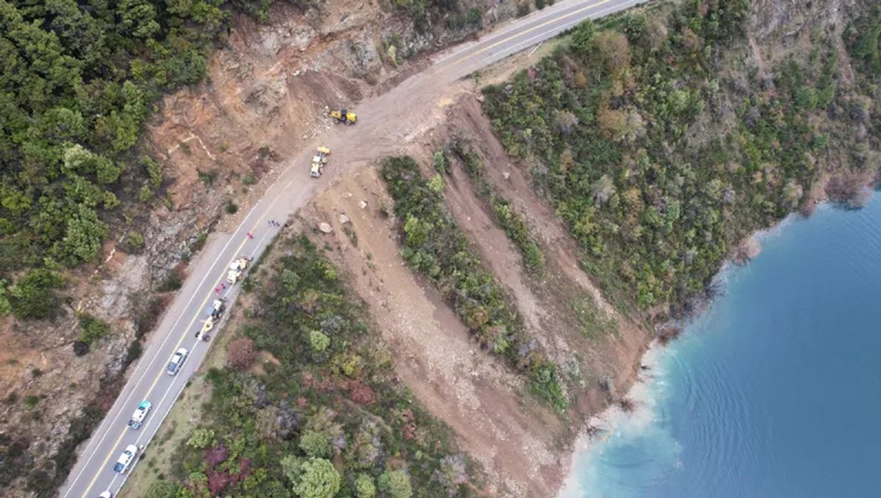 Reabren la Ruta 40 en Siete Lagos tras derrumbe con restricciones horarias