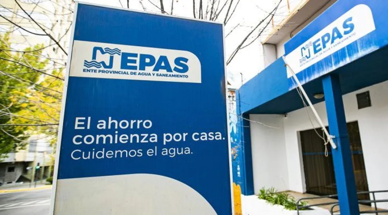Corte de agua en Neuquén por obras del viaducto en Avenida Mosconi