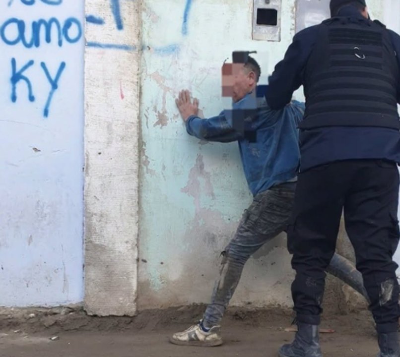 Detenido por atacar un auto a piedrazos en Comodoro Rivadavia