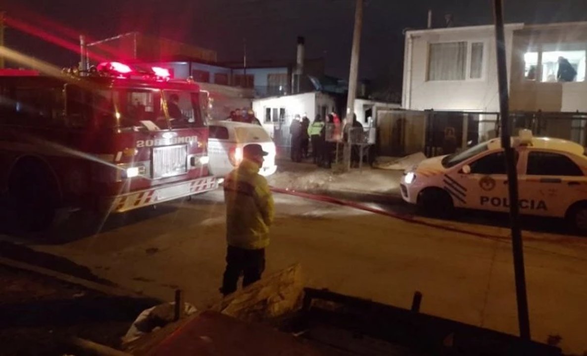 Incendio en Río Grande: falleció una mujer de 80 años y un joven resultó herido