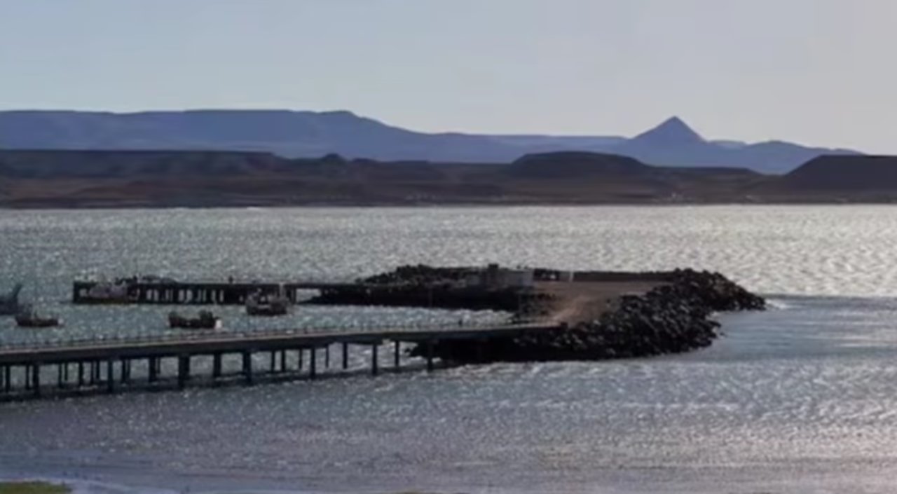 Combustible en Comodoro: El paro portuario no afecta su ingreso