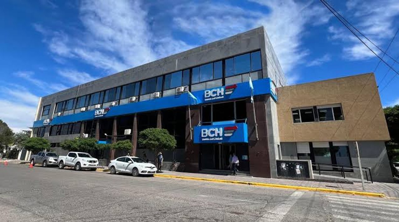 Torres eliminará descuentos de mutuales y ofrecerá créditos del 25% en Chubut