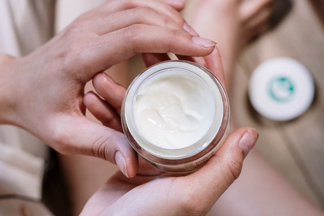 Anmat ordena el retiro de crema para dolores musculares tras robo de lotes