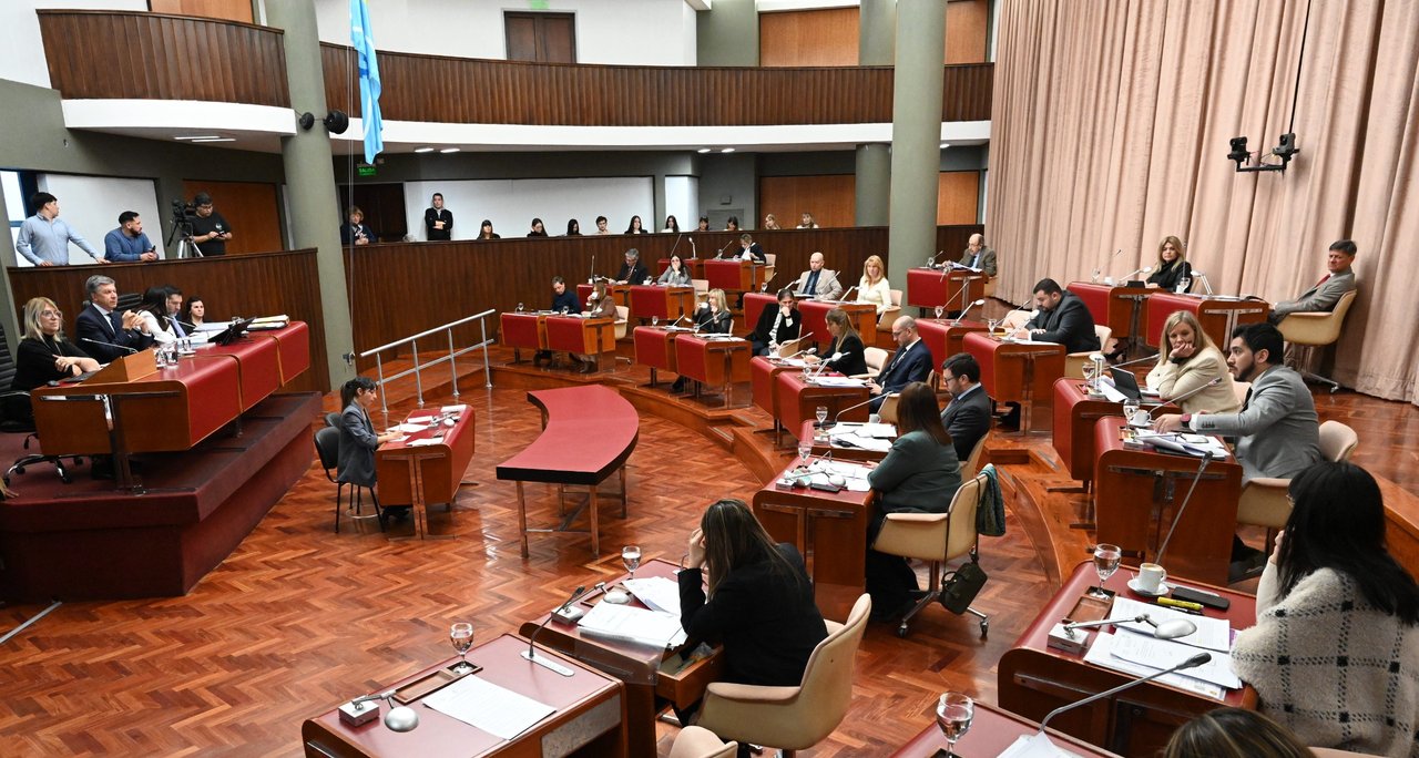 La Legislatura de Chubut aprobó canje de deuda y rechazó ley de tierras