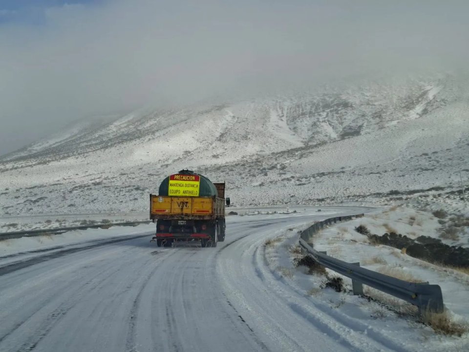 Reabren la Ruta 40 entre Villa La Angostura y Bariloche, pero sigue cerrado el Camino de los Siete Lagos