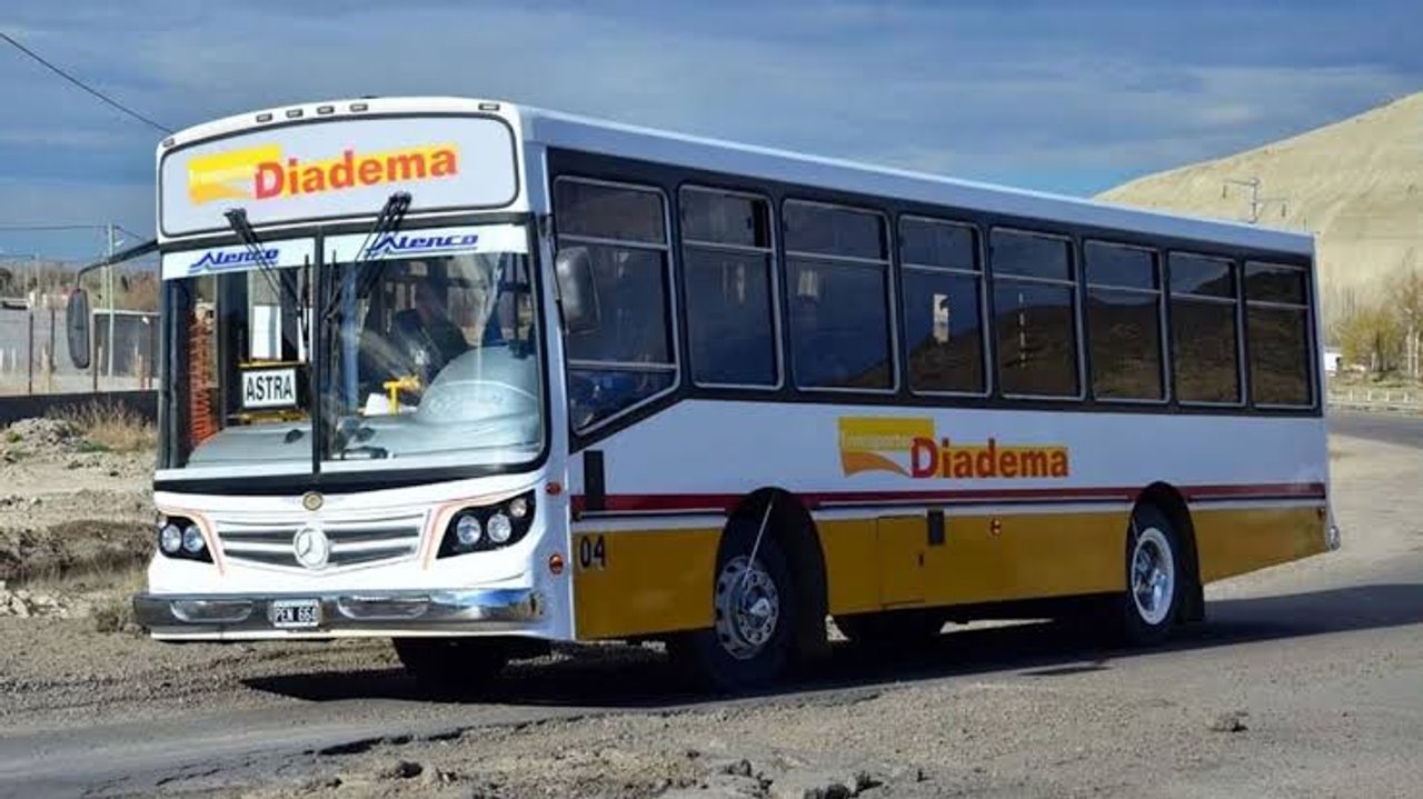 Choferes de Transporte Diadema evalúan paro por salarios impagos en Comodoro Rivadavia