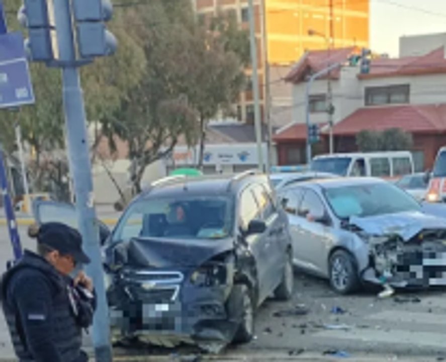 Accidente vial en Comodoro Rivadavia dejó a una mujer con lesiones leves