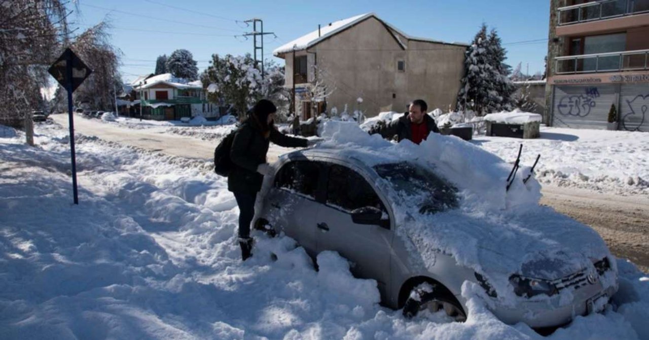 Llegaron 600 toneladas de sal a Bariloche para enfrentar el hielo en las calles