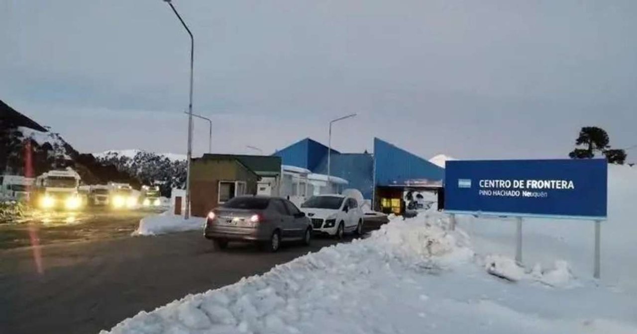 Pino Hachado liberó 130 camiones tras días de cierre por nieve
