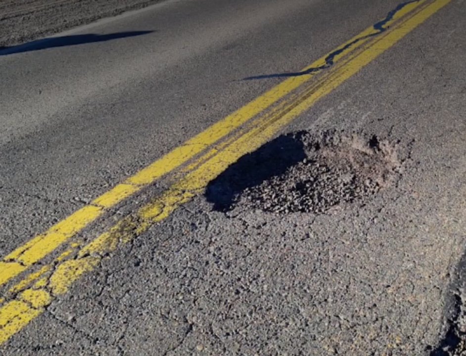 Alerta por baches profundos en la Ruta 3 entre Caleta Olivia y Ramón Santos