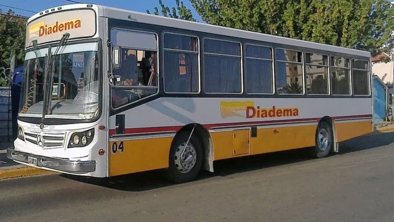Paro de choferes de Diadema persiste hasta que se paguen sus salarios