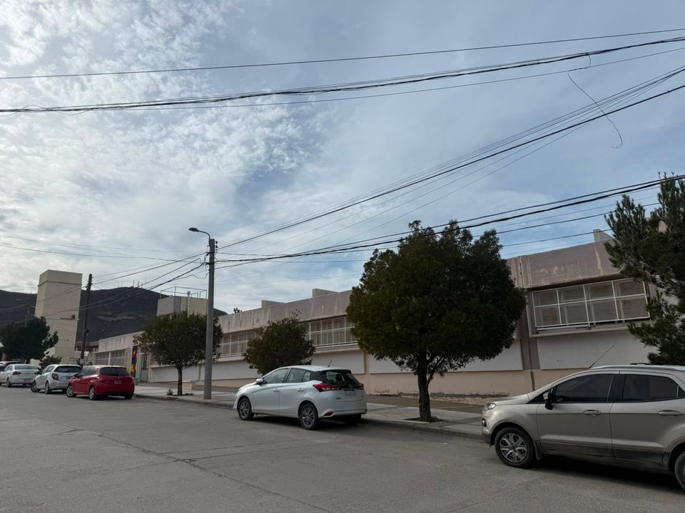 Protesta simbólica en la Escuela 52 por condiciones edilicias deficientes