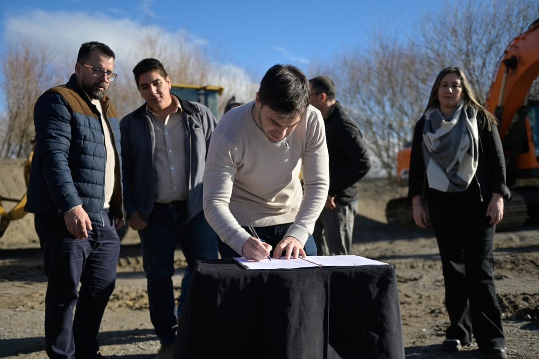 Comienza la obra clave para el sistema cloacal de Esquel tras 10 años de espera