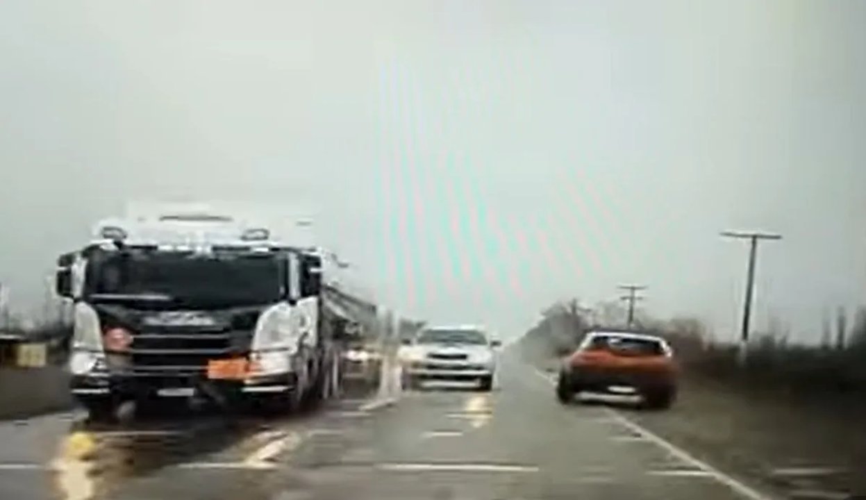 Imprudente maniobra en Ruta 22 provoca susto y peligro para conductores