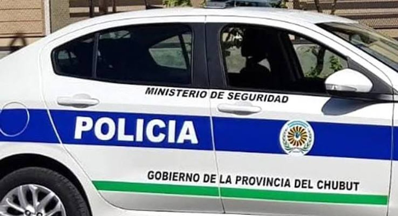 Oficial de Comodoro Rivadavia enfrenta sanción millonaria tras robo de chaleco antibalas