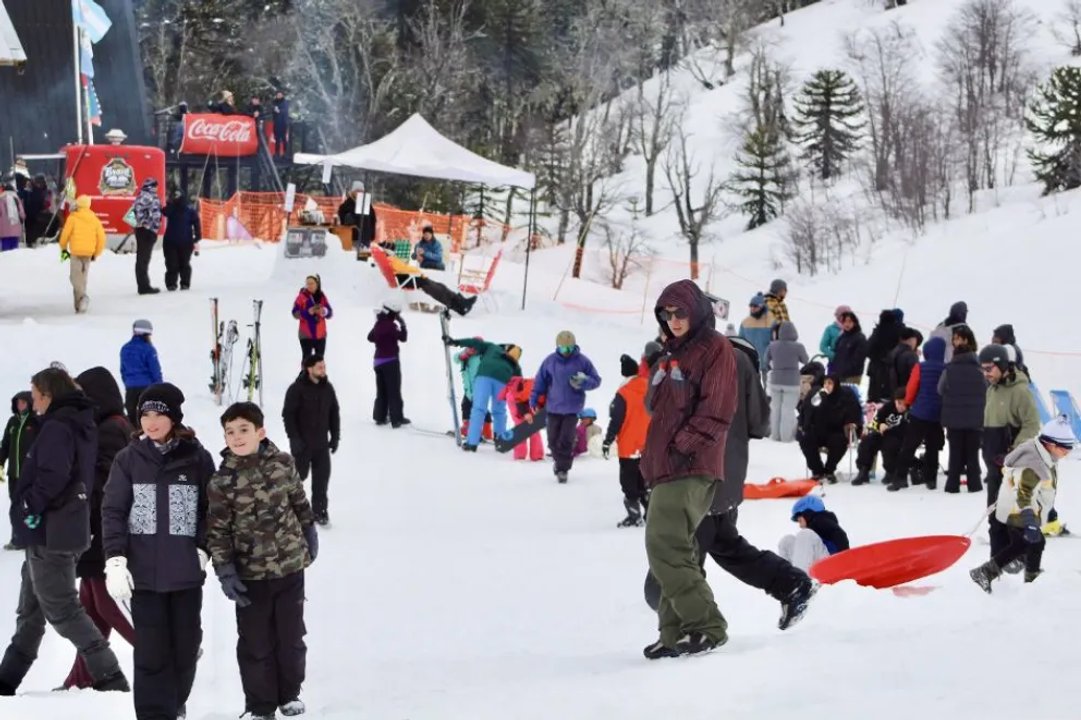 Batea Mahuida destacó en la Fiesta de la Nieve, impulsando el turismo local