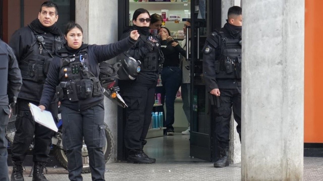 Femicidio en Rosario: un hombre asesinó a su exesposa en una farmacia