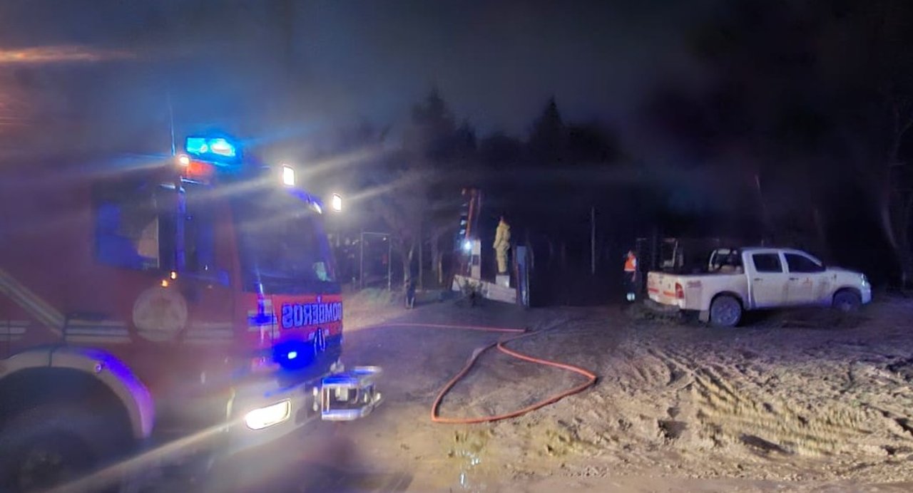 Incendio en una vivienda del Cordón Forestal de Comodoro Rivadavia