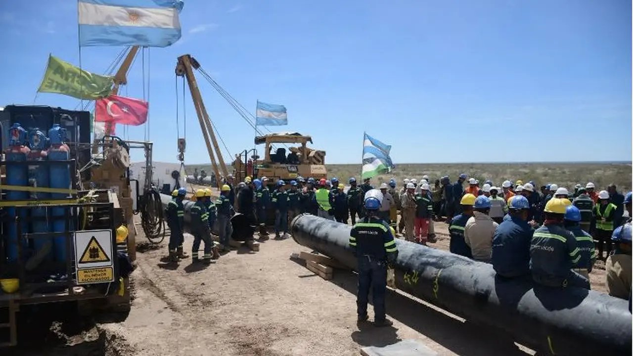 Finaliza construcción del oleoducto VMOS entre Vaca Muerta y Punta Colorada