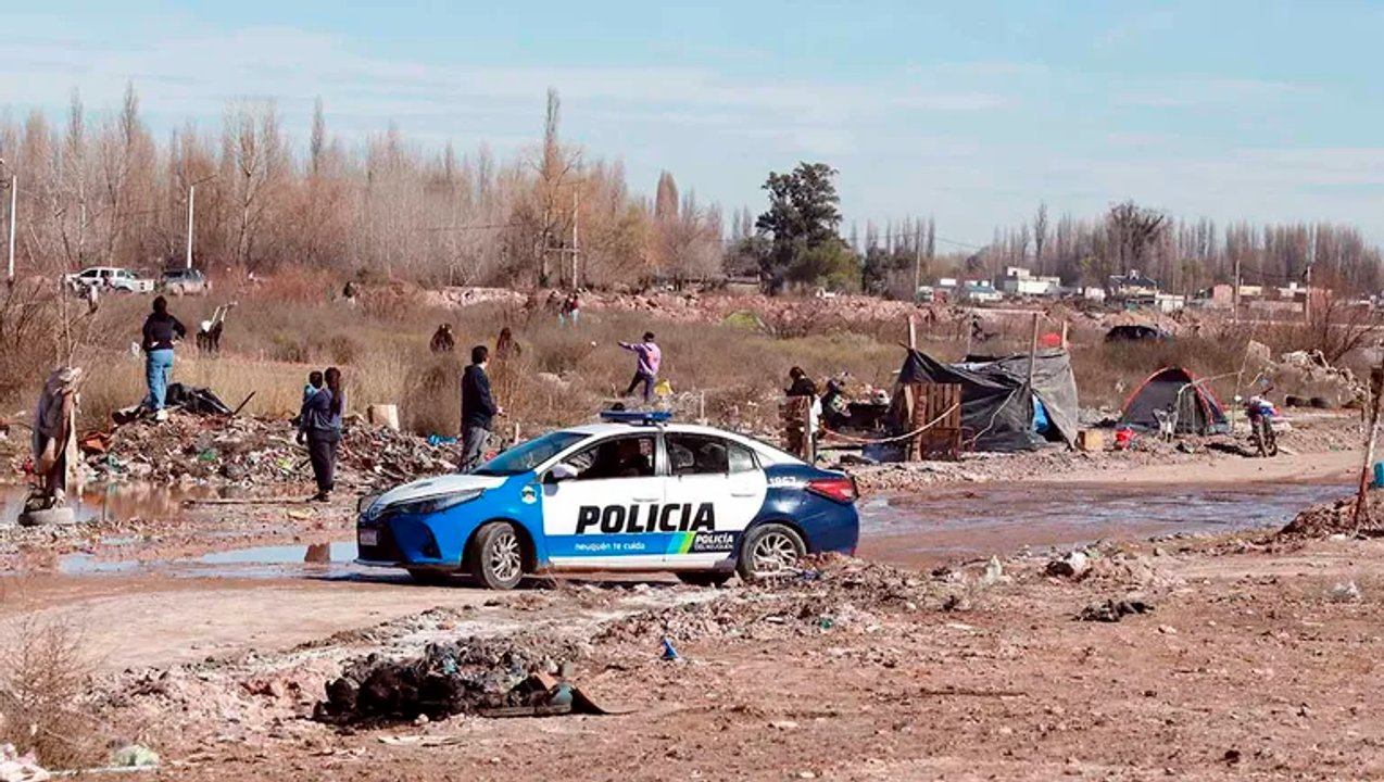 Tensión por usurpación de terrenos en Neuquén genera orden de desalojo