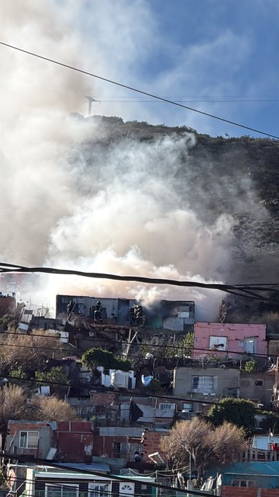 Incendio en una vivienda del barrio Pietrobelli en Comodoro Rivadavia