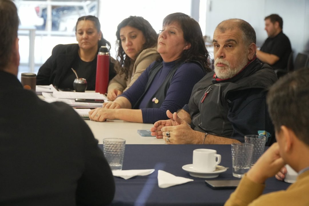 Chubut: Acuerdo salarial y recategorizaciones para auxiliares de la educación