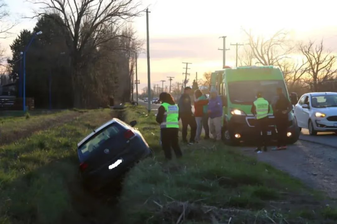 Falleció un hombre tras descompensarse y caer en un desagüe en Roca