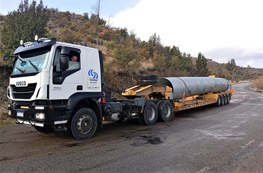Vialidad Nacional intervendrá en Ruta 71 tras gran socavón en Parque Los Alerces