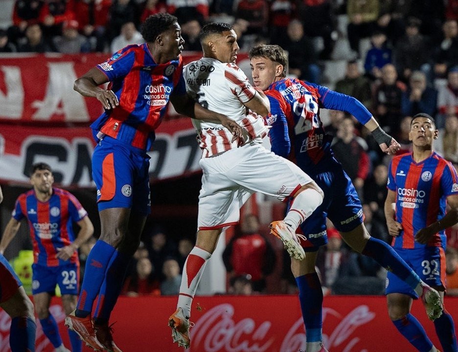 Instituto derrota a San Lorenzo y lidera la Zona A del Clausura 2026